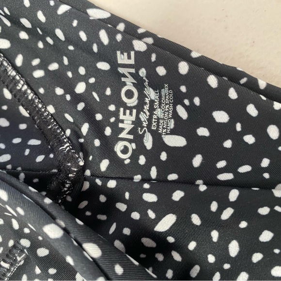 ONEONE bikini bottoms NWT - XS - Picture 3 of 6